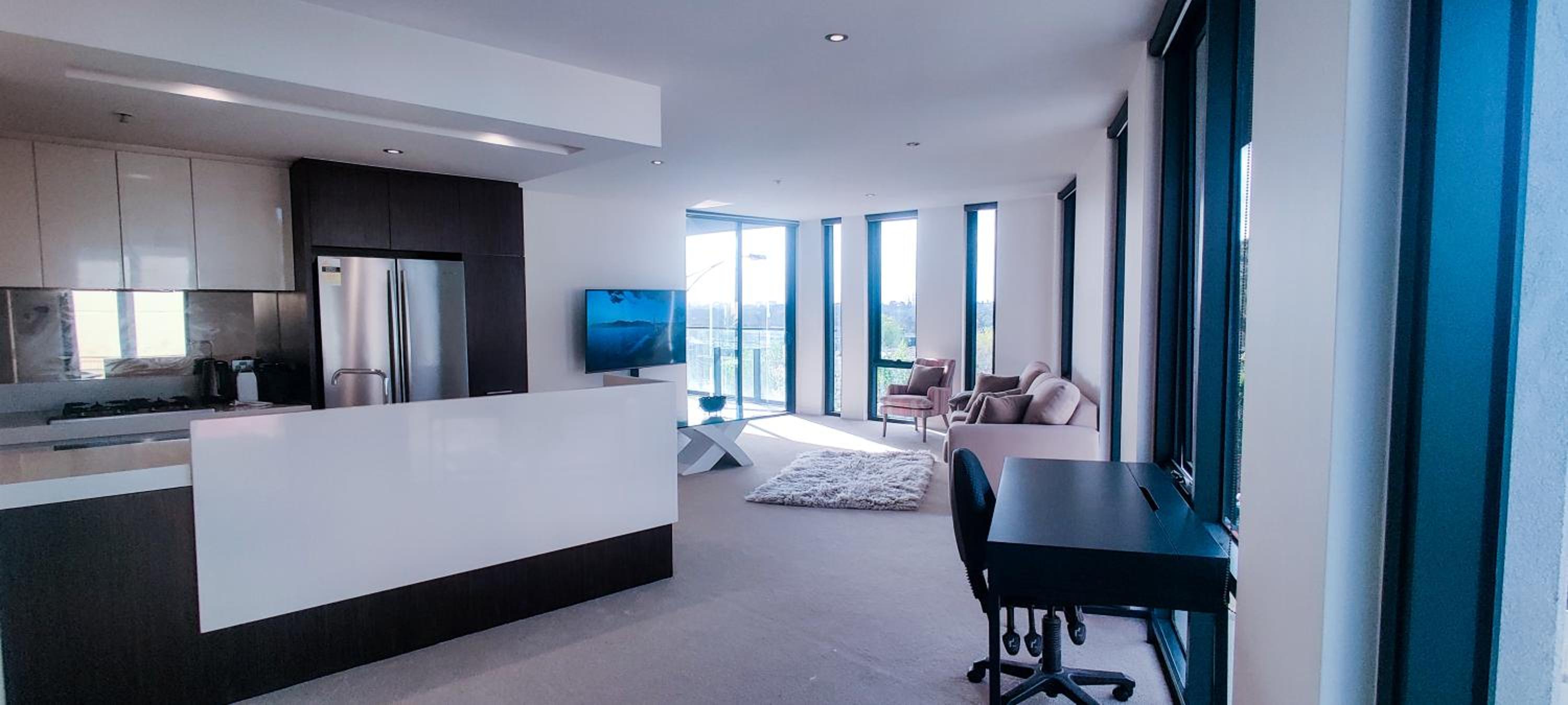 Spacious 2-bedroom suite, luxury living, with Indoor Pool, Sauna, Gym