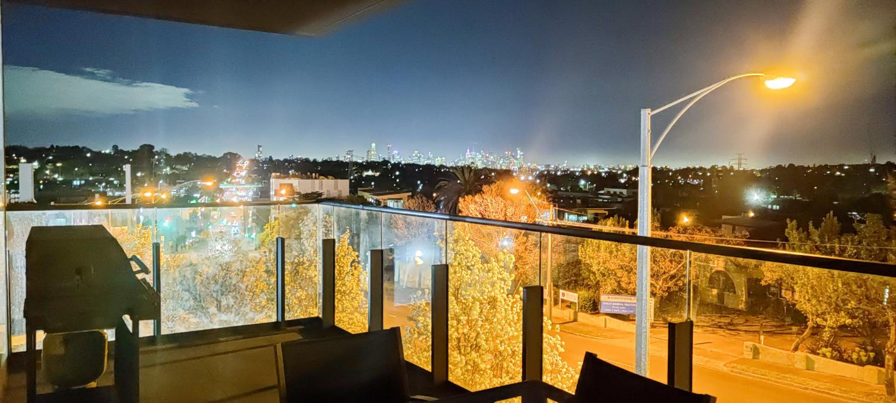 Spacious 2-bedroom suite, luxury living, with Indoor Pool, Sauna, Gym