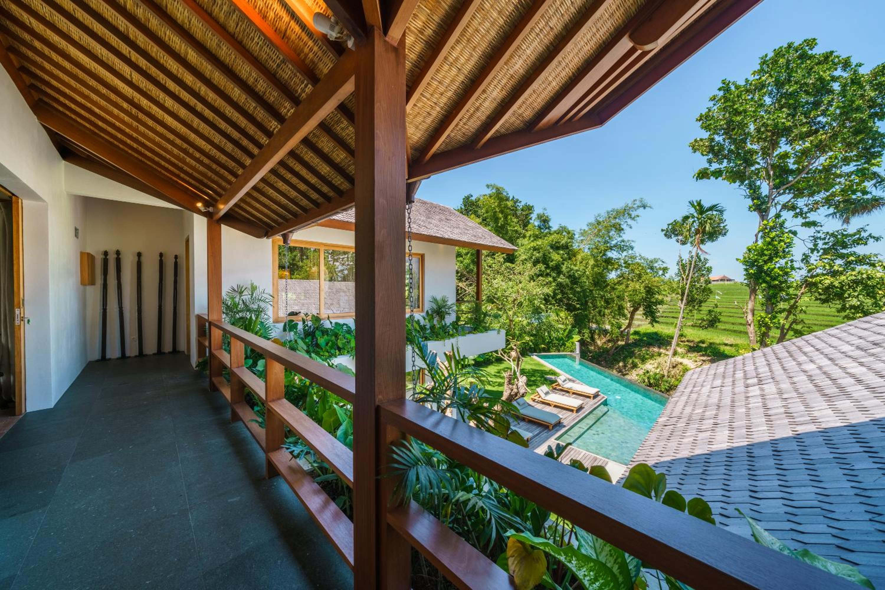 Villa Kauh - Luxury Tropical 5BR Villa Close to Pererenan Beach view 3