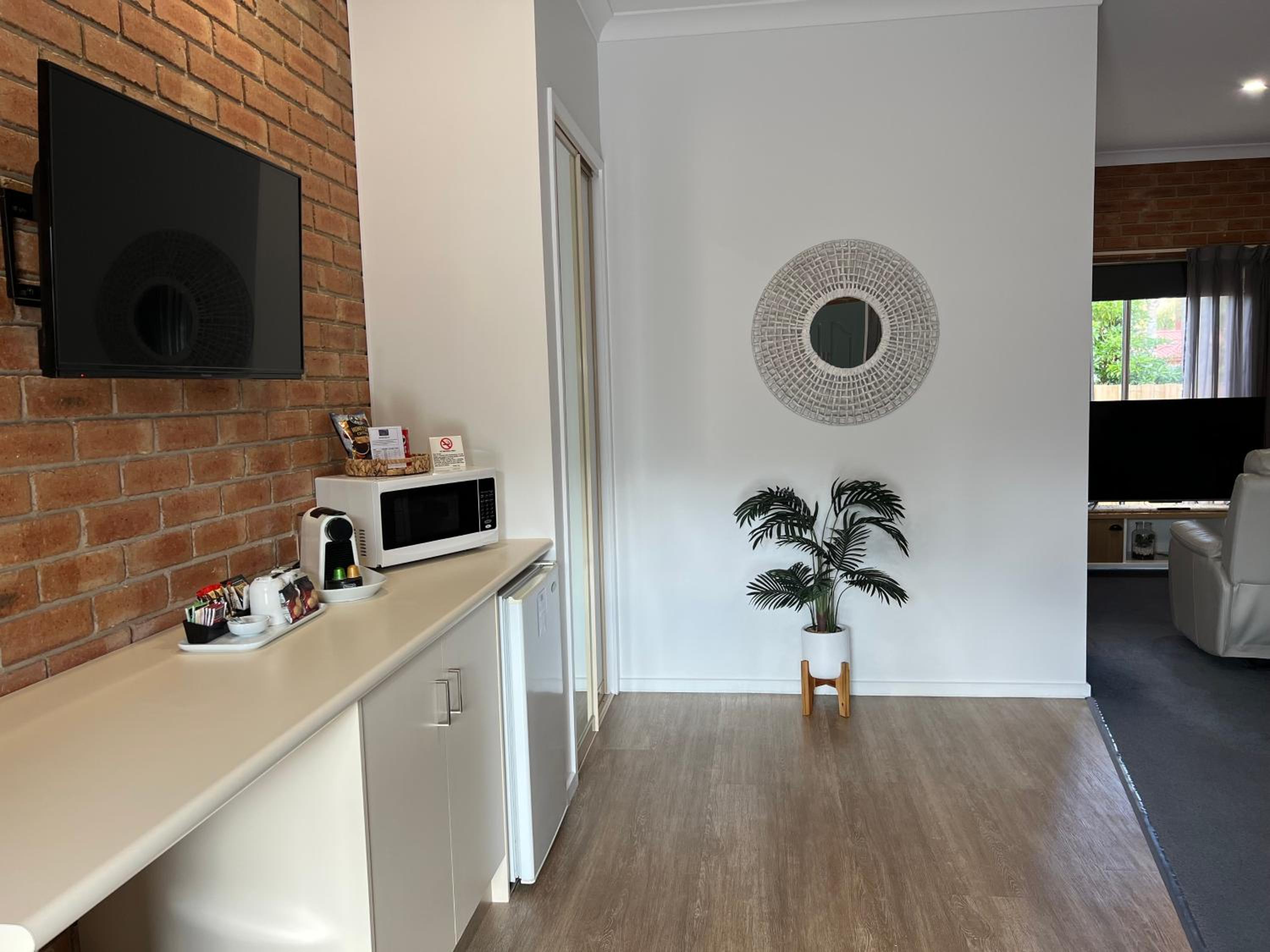 Coastal Waters Motor Inn - Property Image 100