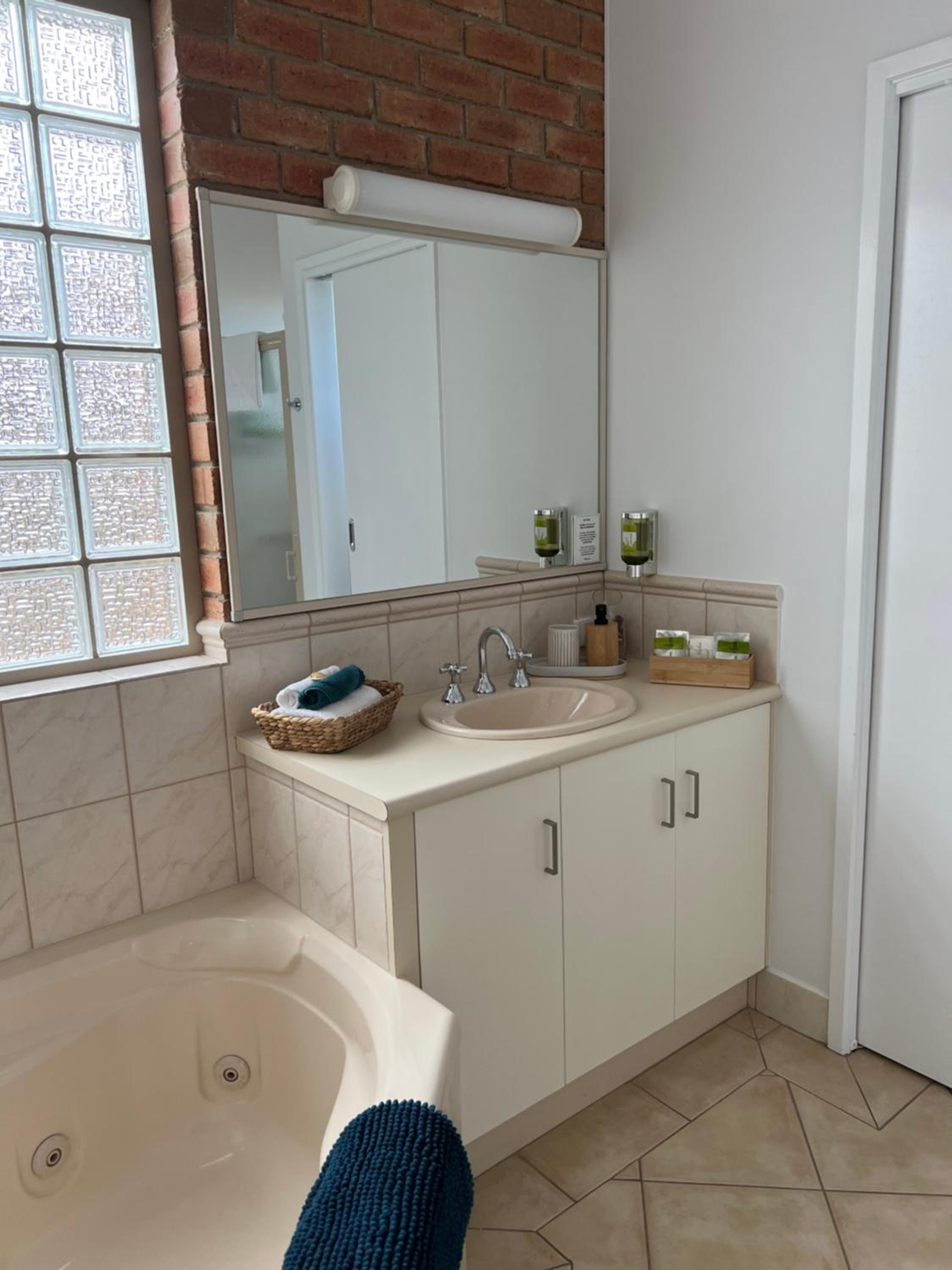 Coastal Waters Motor Inn - Property Image 101