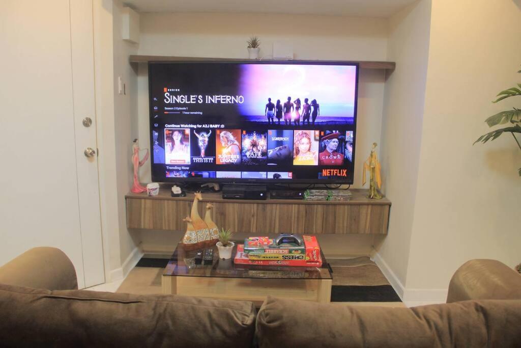 A2J Luxury 2BR Suite Near High Street BGC Taguig