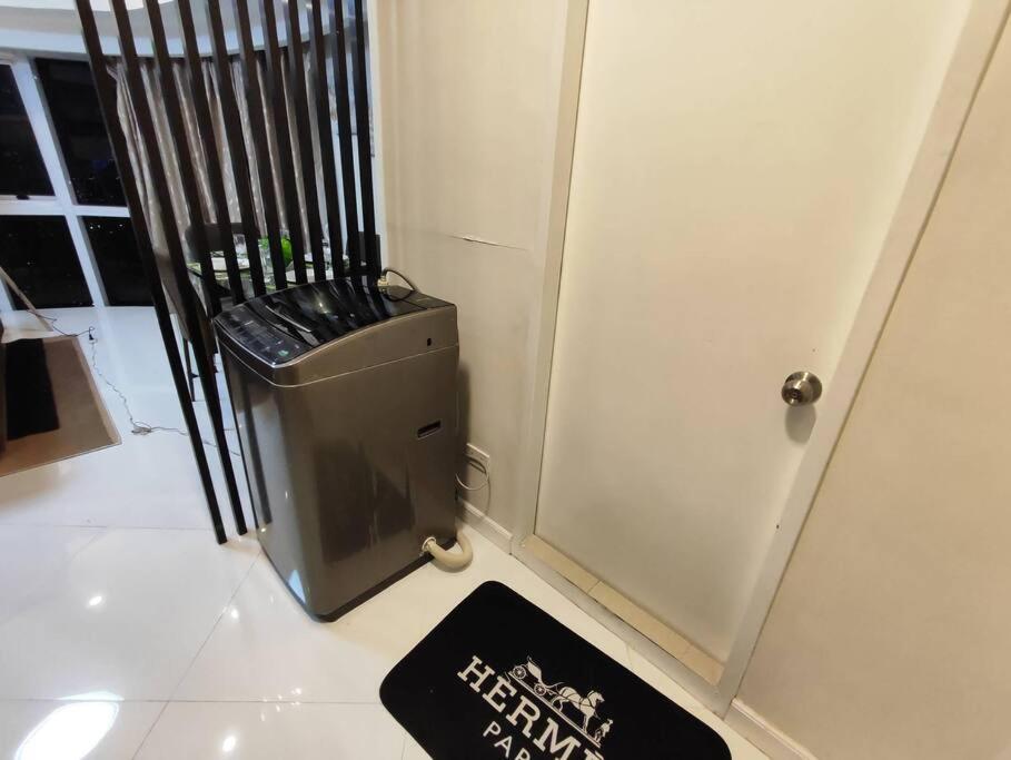 A2J Luxury 2BR Suite Near High Street BGC Taguig