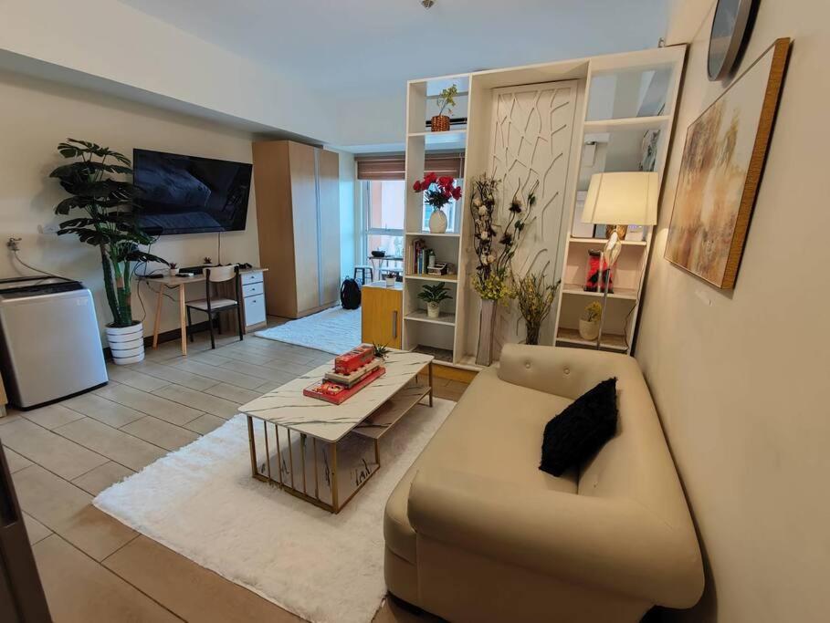 A2J Luxury Studio Venice Suite Near Venice Mall - main view