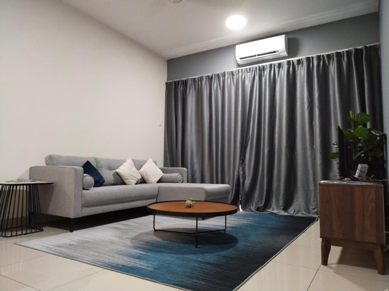 3 bedrooms big house saville cheras MRT with balcony photo 3