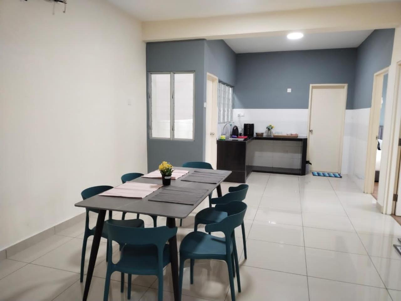 3 bedrooms big house saville cheras MRT with balcony photo 6