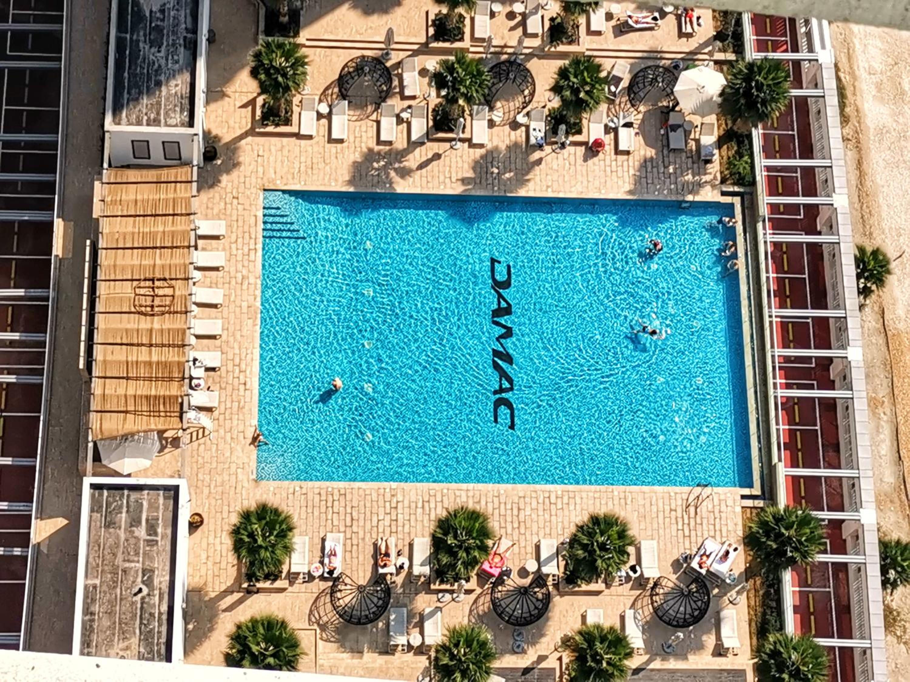Vacay Lettings - Damac Prive studio with canal view