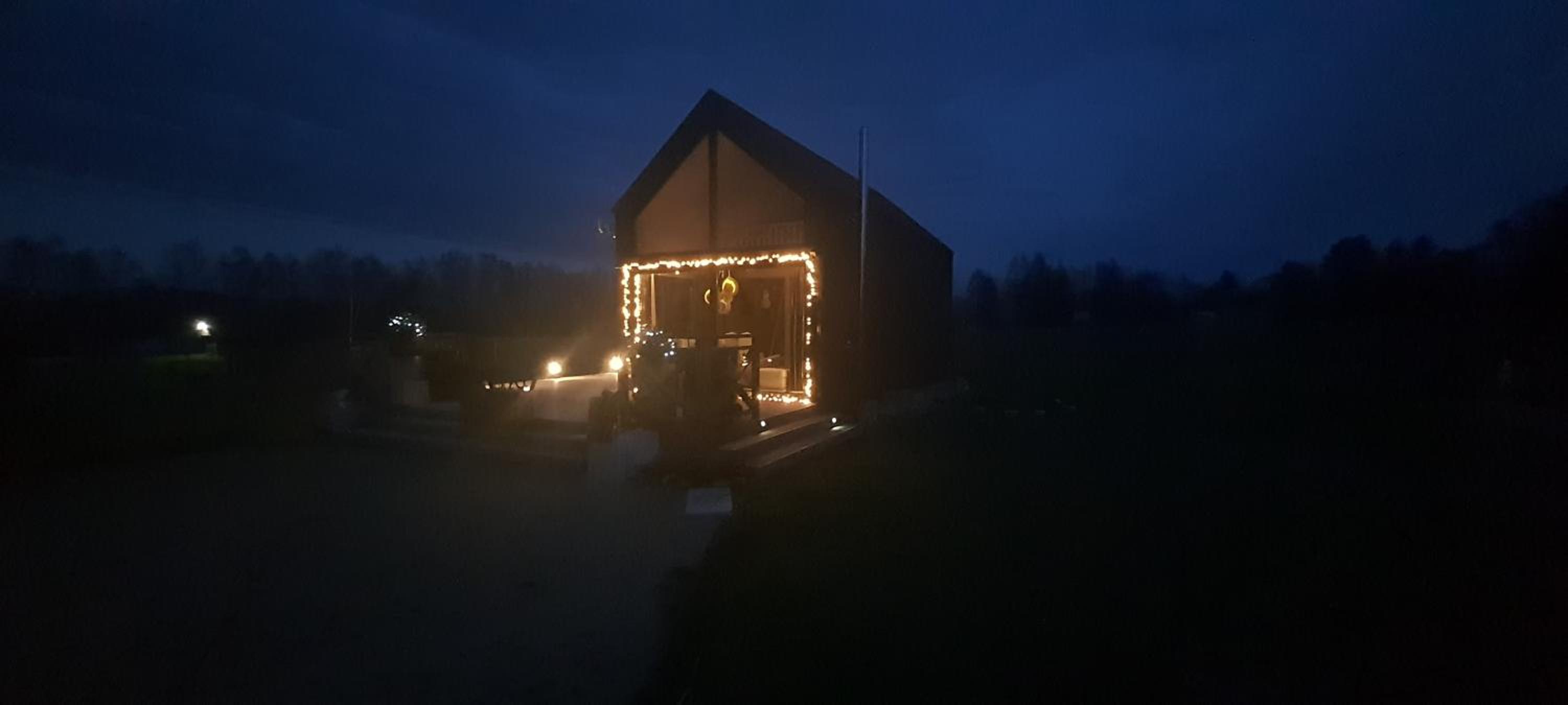 Domek Mazurski całoroczny nad jeziorem z sauną i Jacuzzi SPA