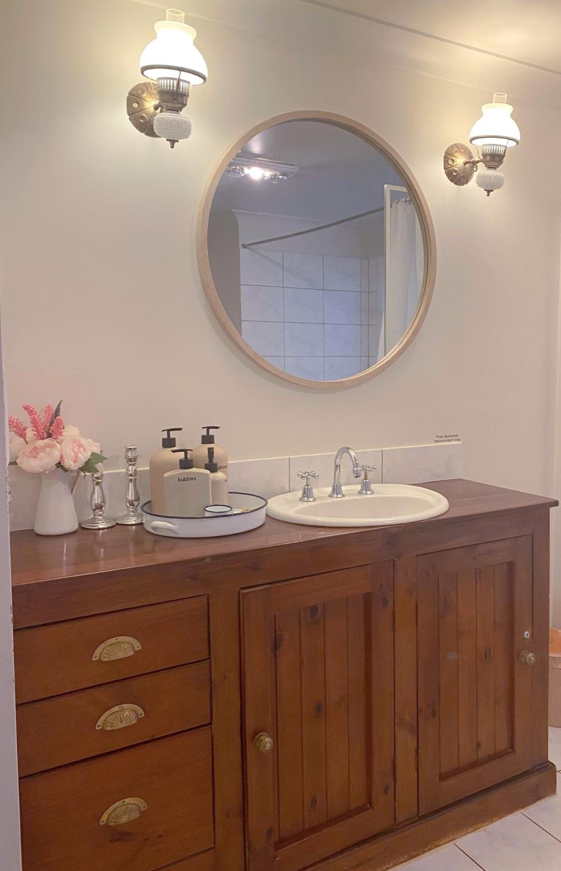The Romantic Pink English Cottage at Tamborine Mountain