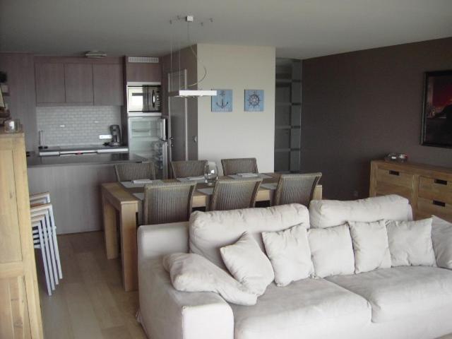 Luxe appartement, zeezicht, garage en topligging