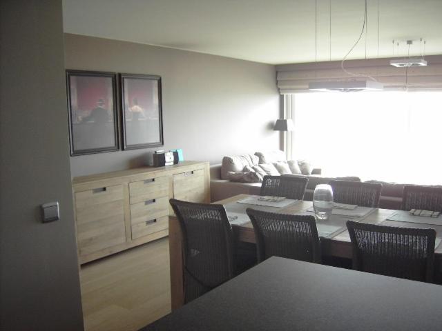 Luxe appartement, zeezicht, garage en topligging
