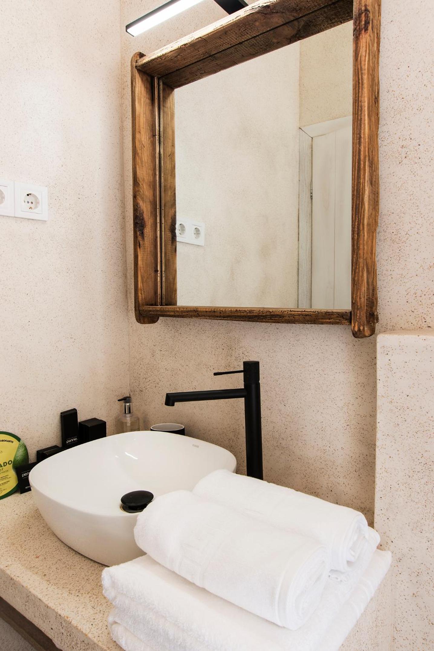 Athena Luxury Studios