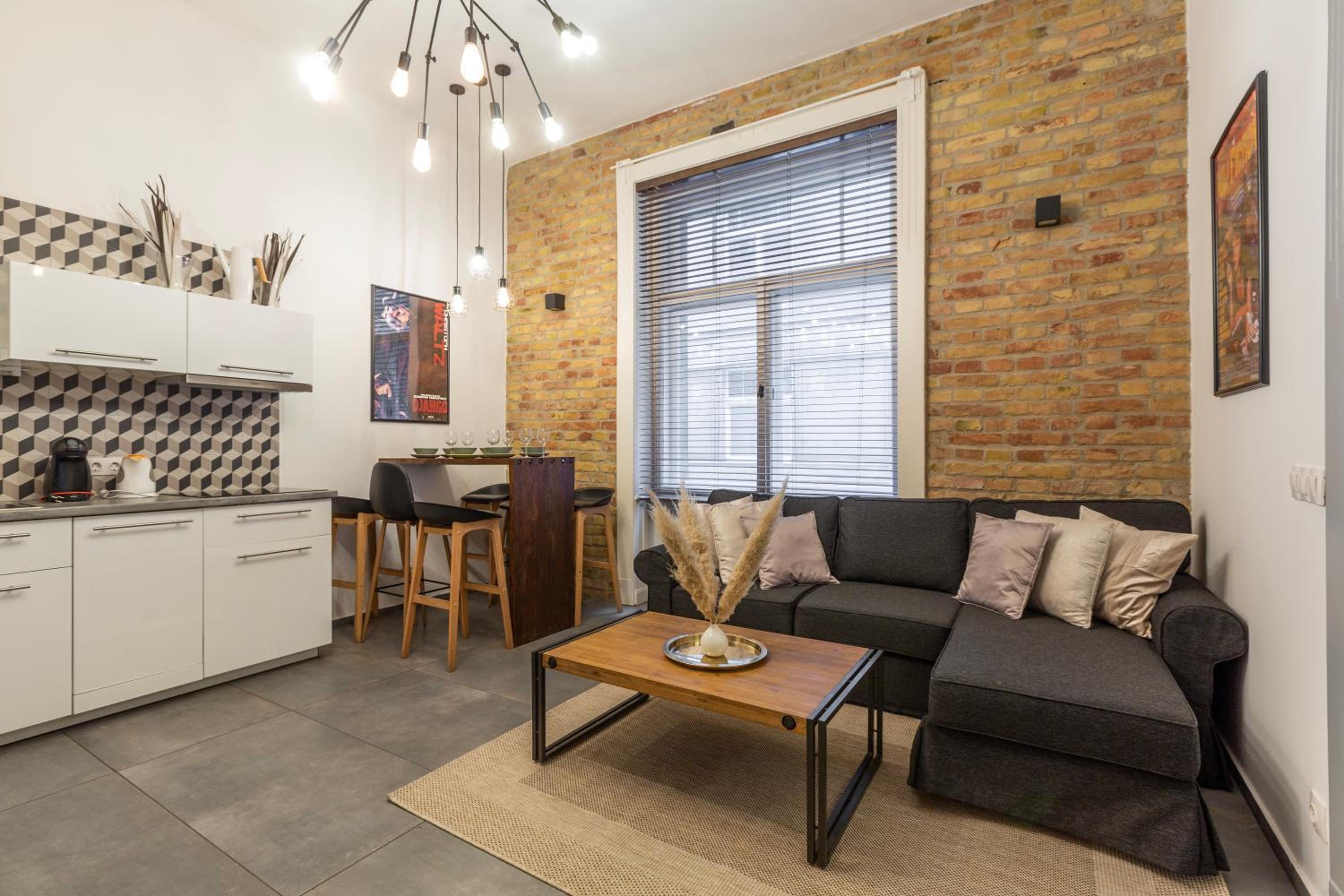 Central Quentin Home with Sauna next to the New York Café view 4