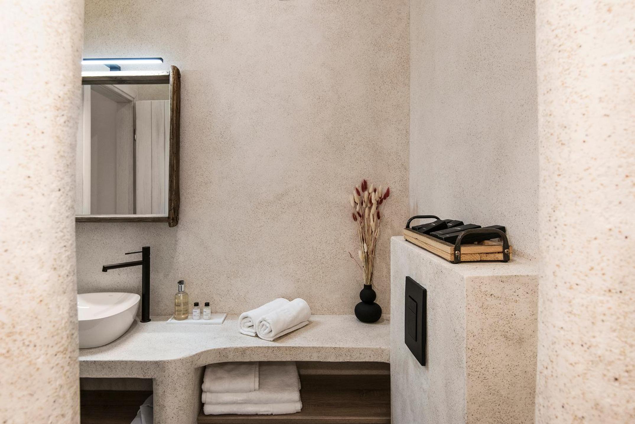 Athena Luxury Studios