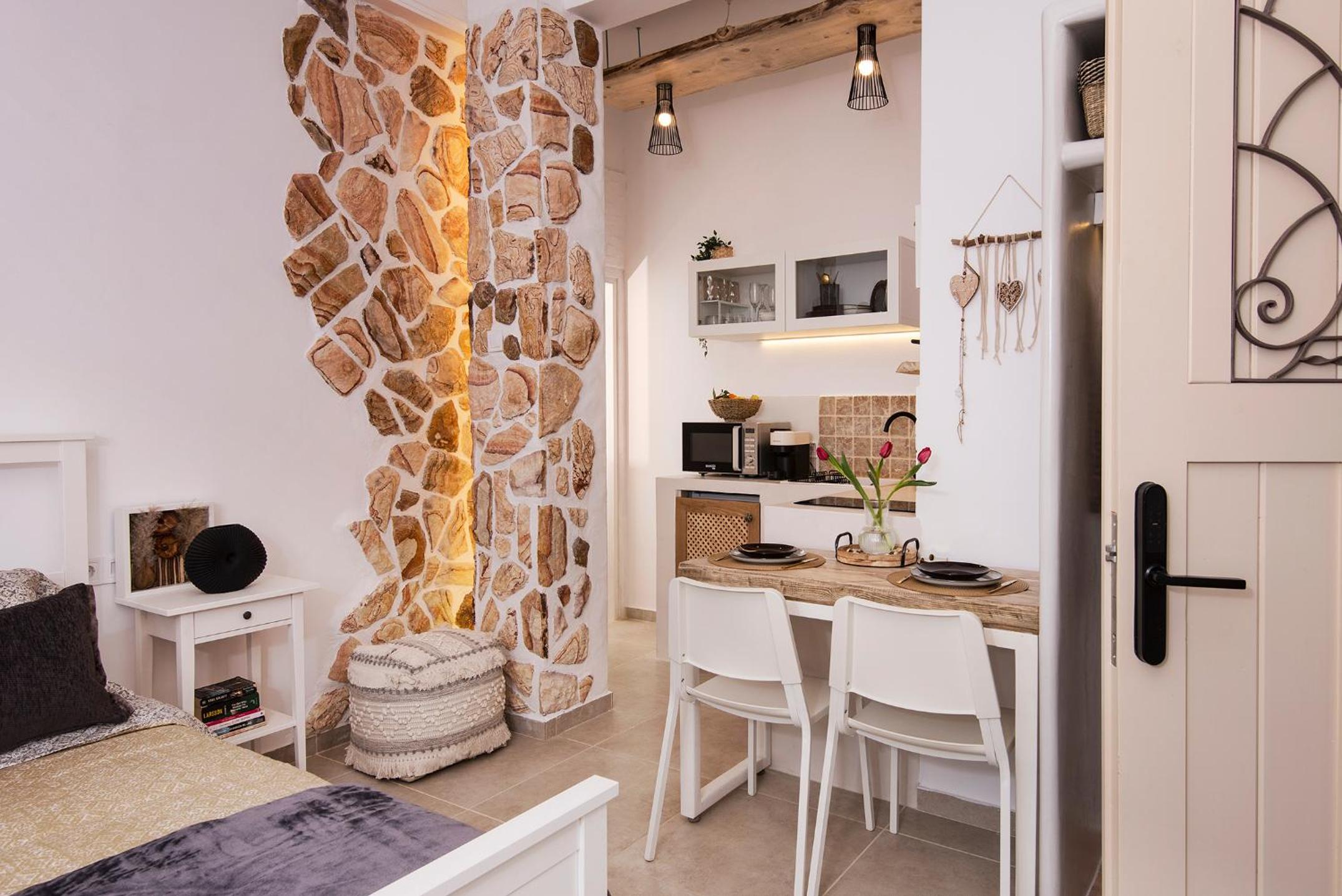 Athena Luxury Studios