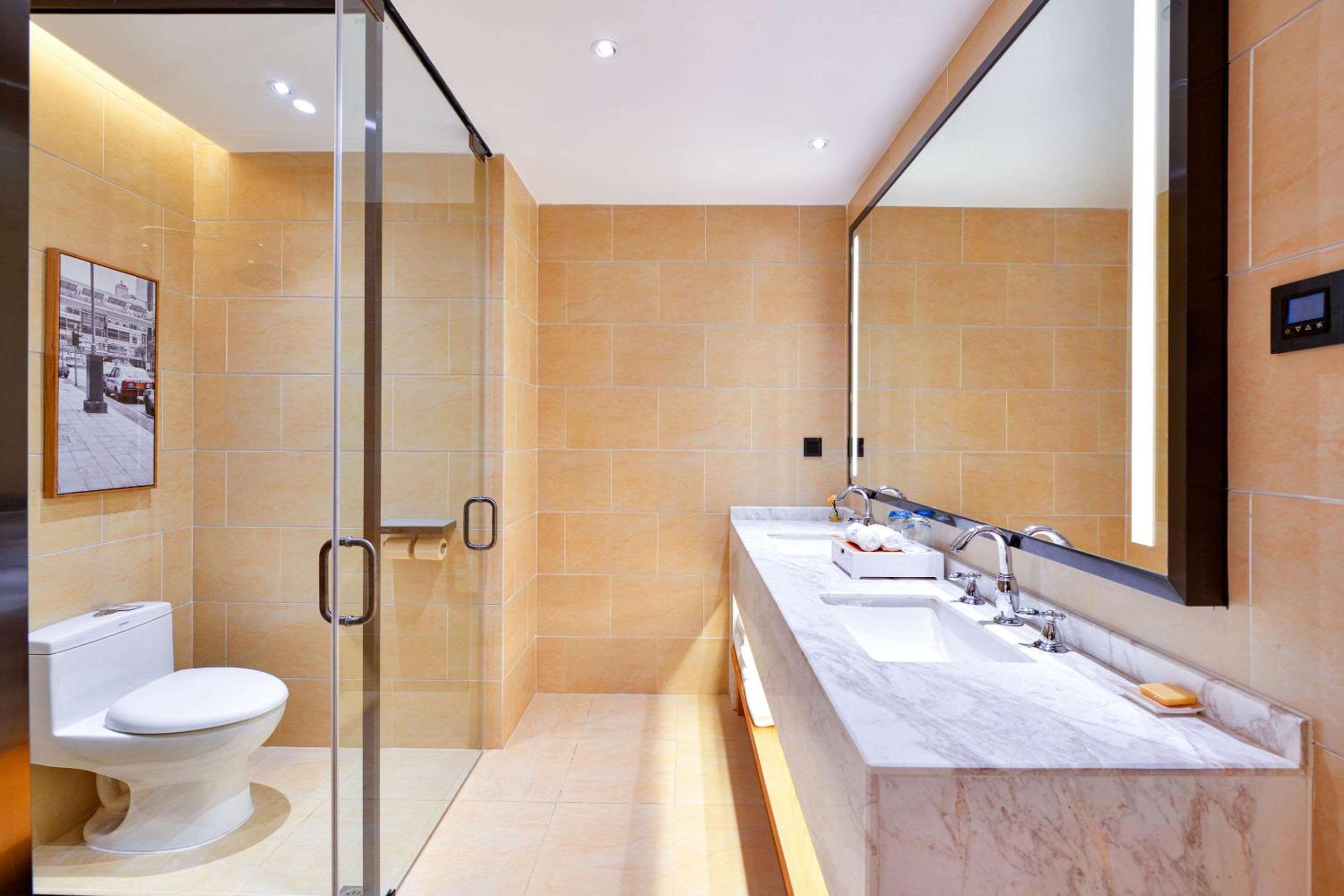 Quality Hotel Chengdu — 10