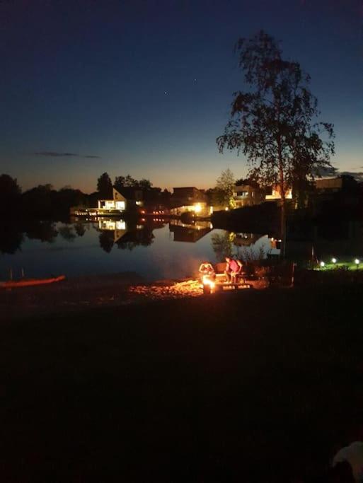 Ferienhaus mit privatem Seezugang, Sauna, Strand, Wassersport, Ruderboot, Stand Upp
