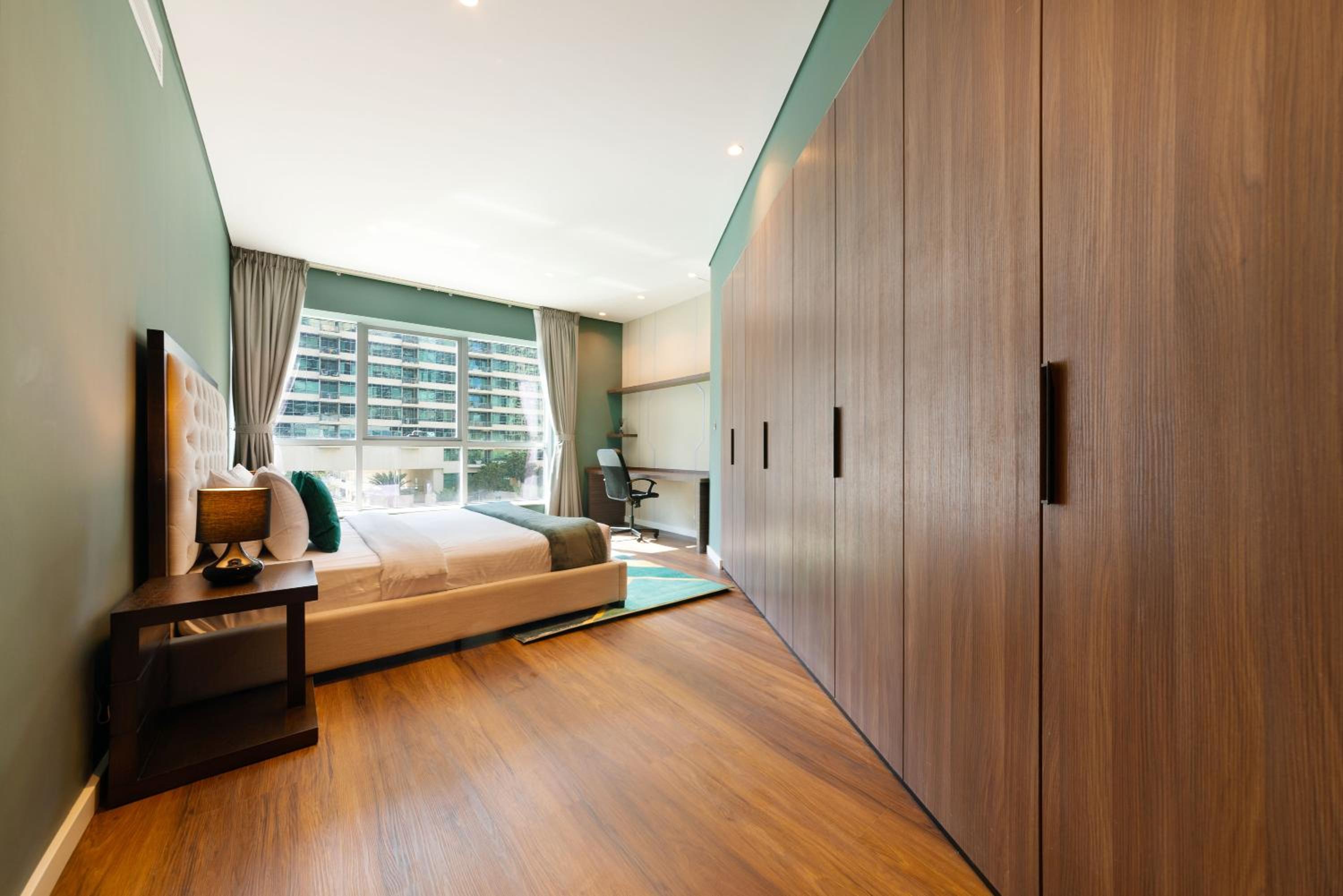 Maison Privee - Stunning 3-Floor Villa with Kids Room & Rooftop Terrace over Dubai Marina