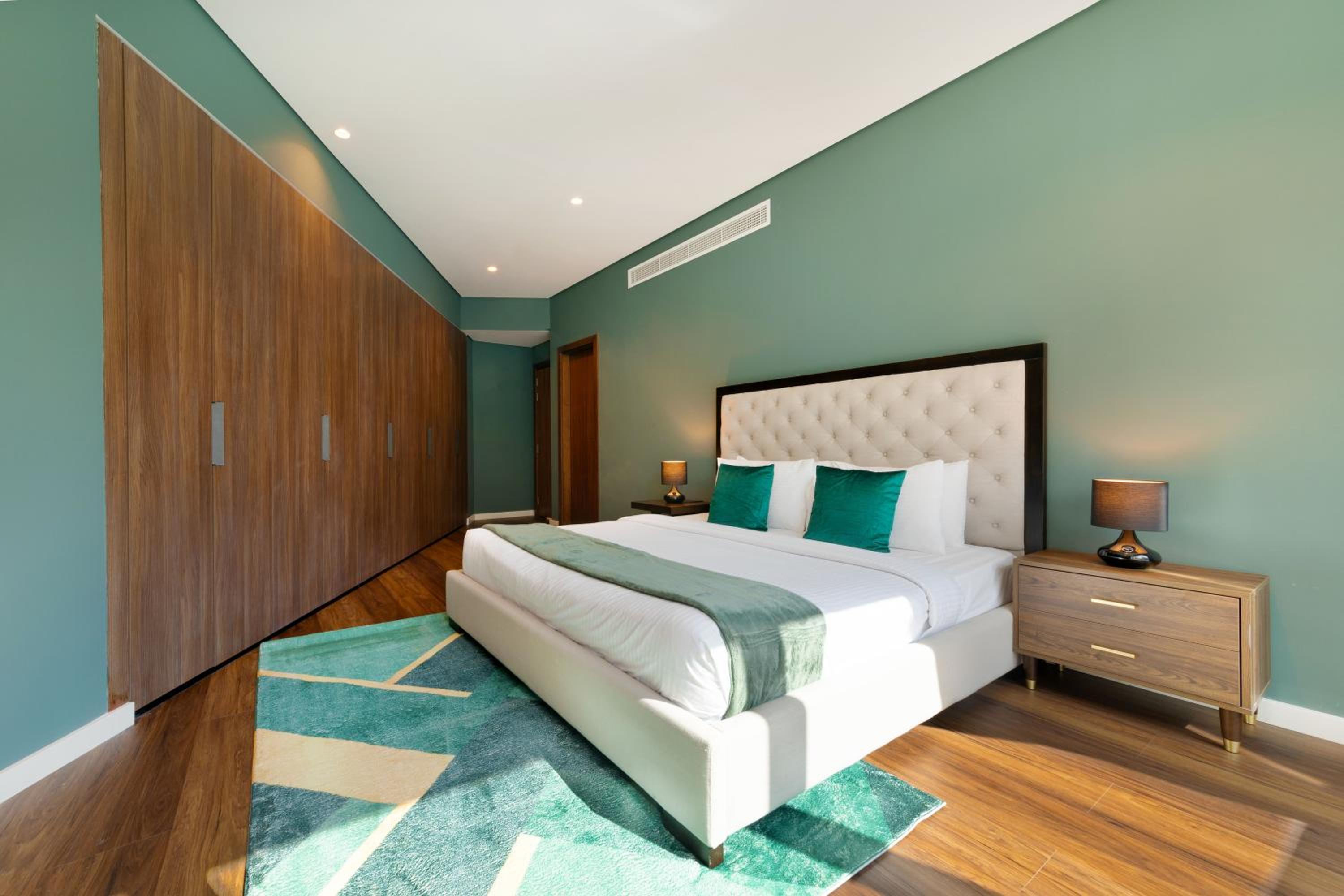Maison Privee - Stunning 3-Floor Villa with Kids Room & Rooftop Terrace over Dubai Marina