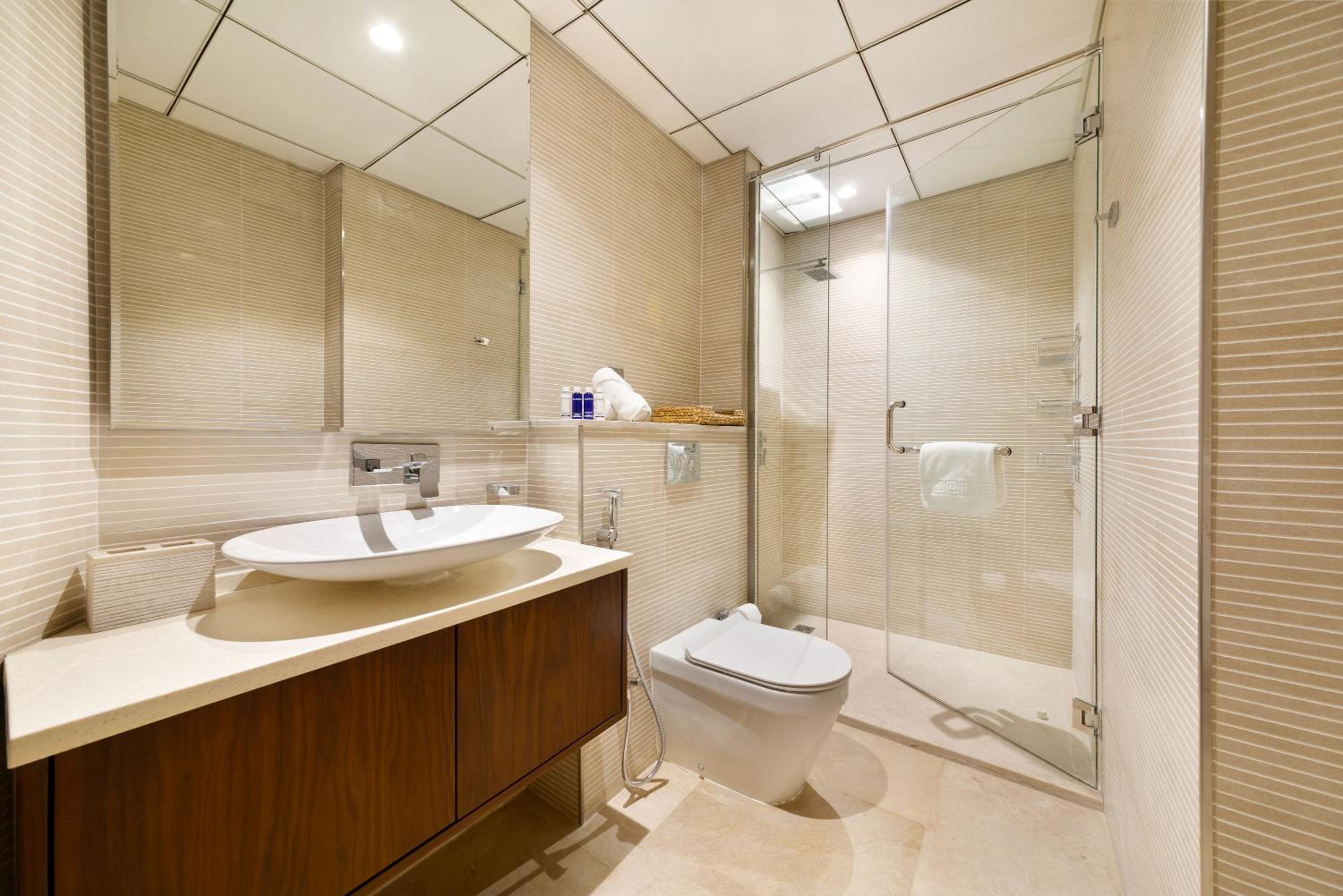 Maison Privee - Stunning 3-Floor Villa with Kids Room & Rooftop Terrace over Dubai Marina