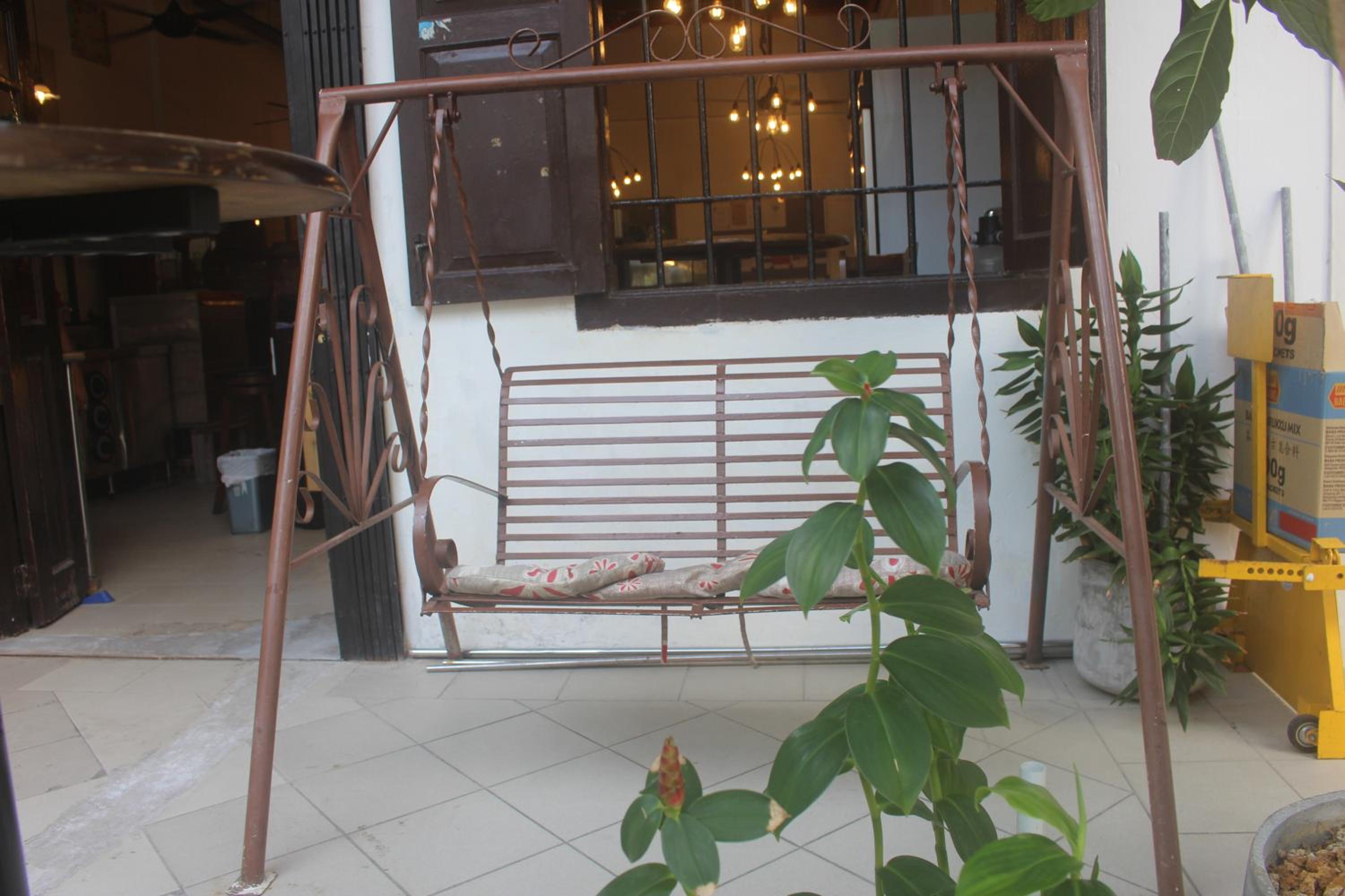 The Manor by Mingle - Poolside Access Next Door