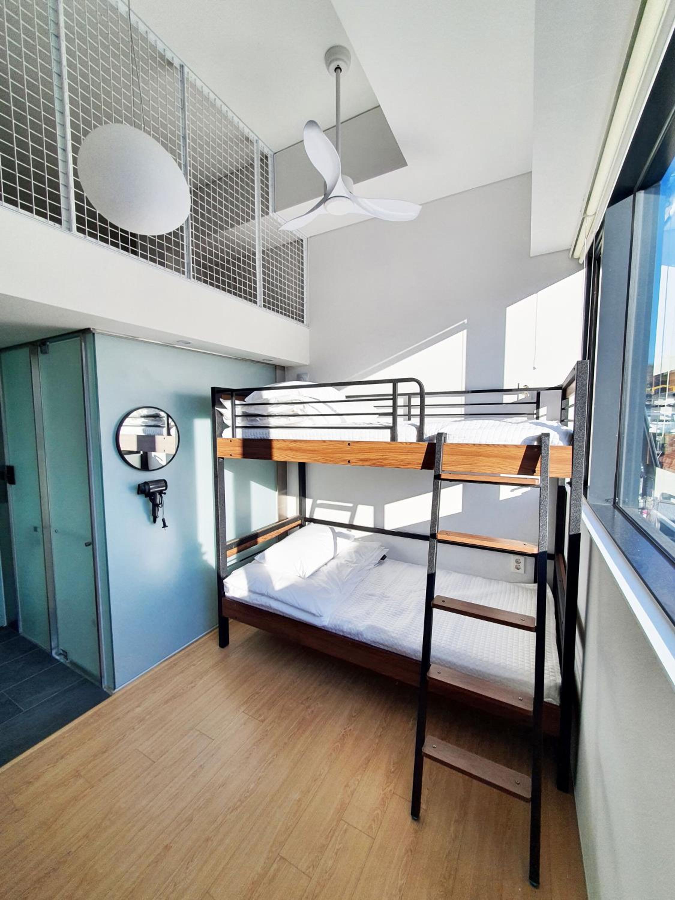 YOLO Guesthouse