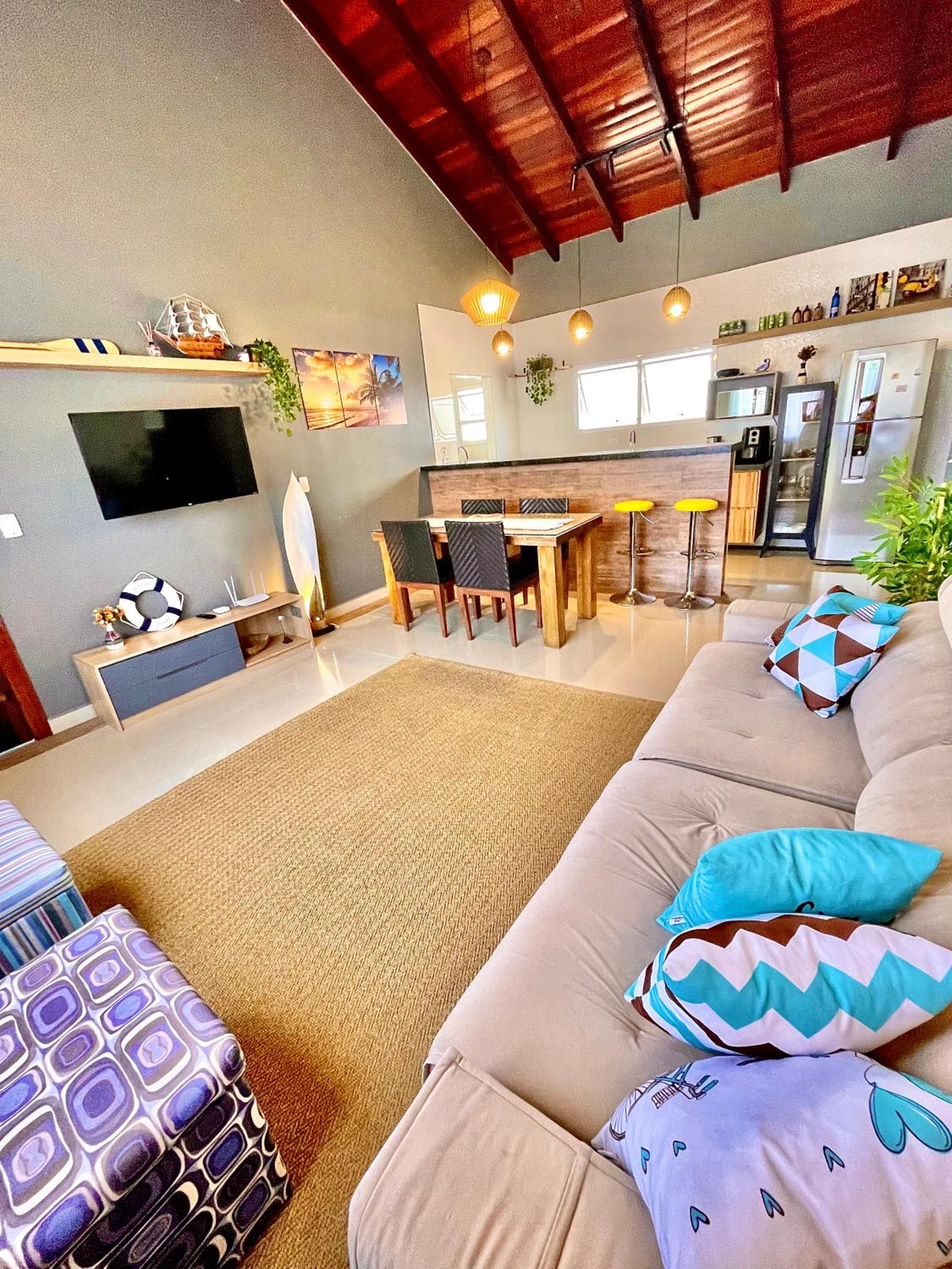 Linda casa em Juquehy a 150 metros da praia!! Casa em condomínio!
