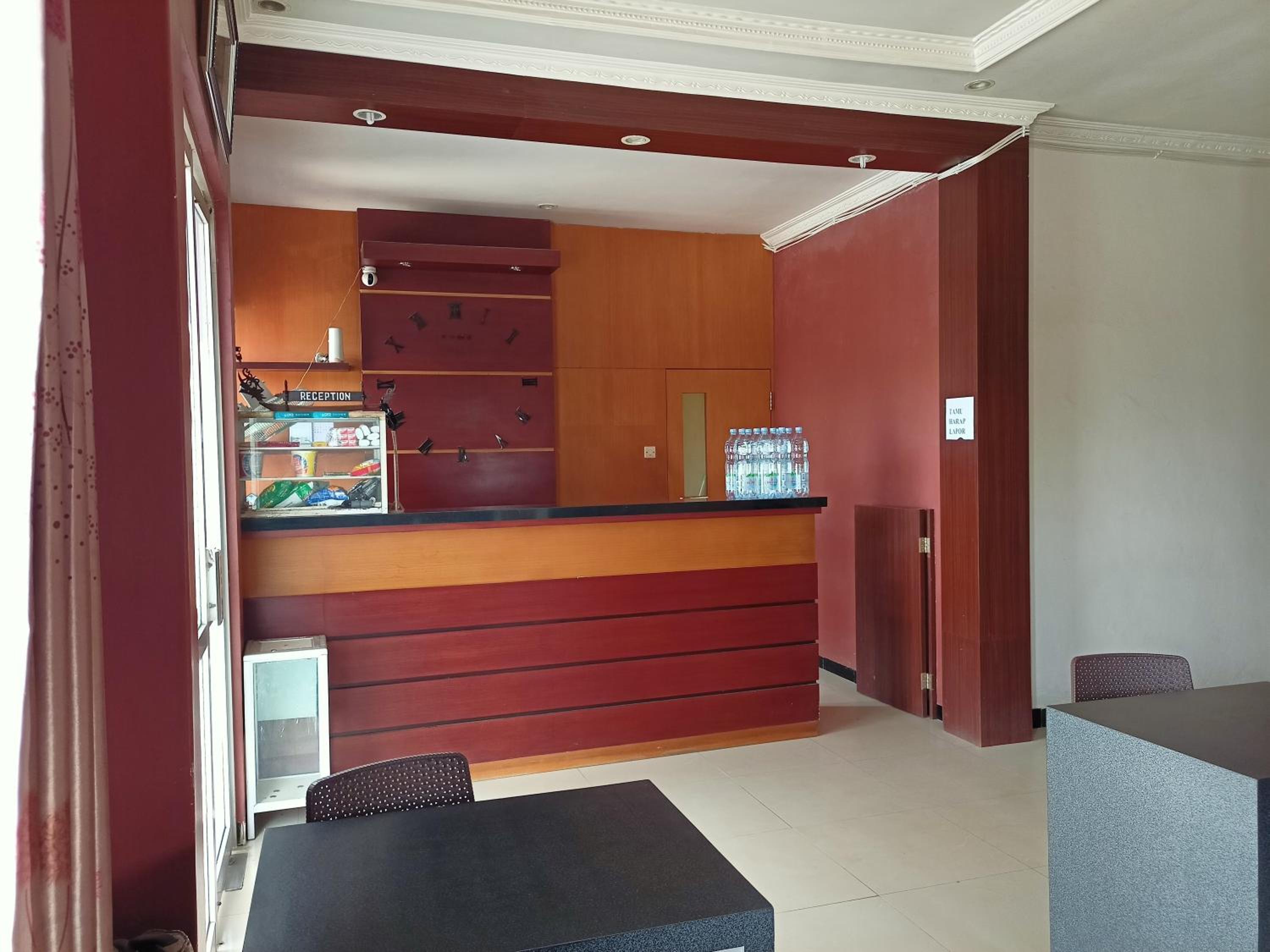 Hotel OYO 92098 Kost Orange Syariah - Image 1