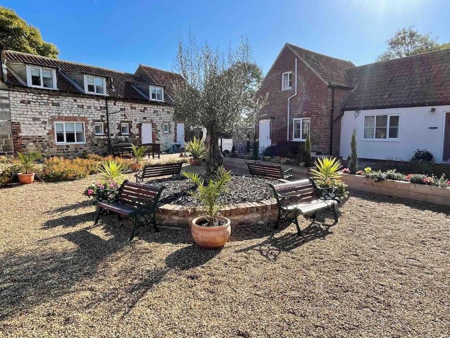 Horseshoe Cottage