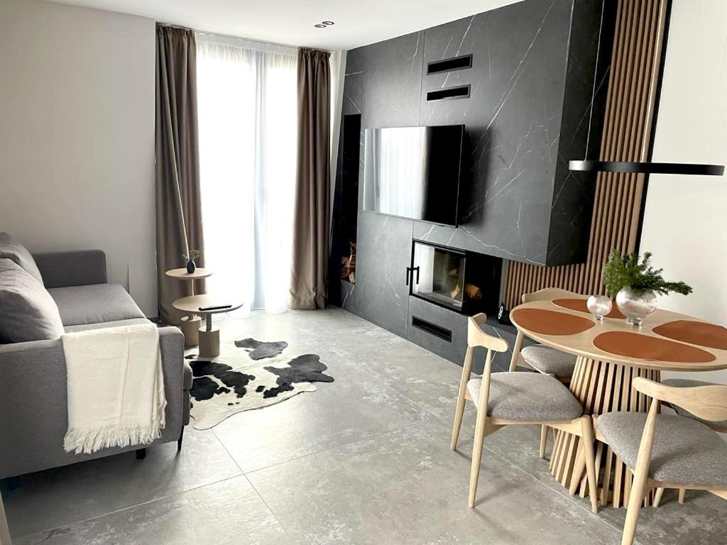 HEAVEN HILLS 22 - connection of nature and luxury