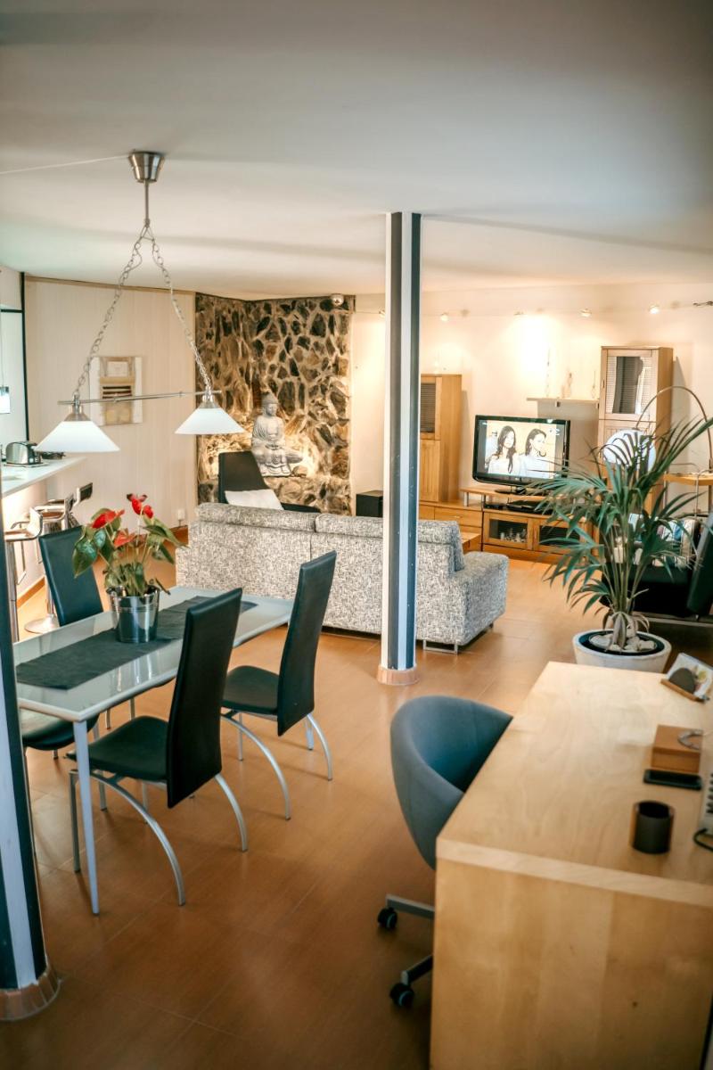 One bedroom appartement with sea view private pool and furnished garden at San Bartolome de Tirajana 1 km away from the beach view 4