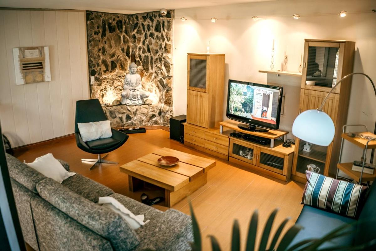 One bedroom appartement with sea view private pool and furnished garden at San Bartolome de Tirajana 1 km away from the beach view 5