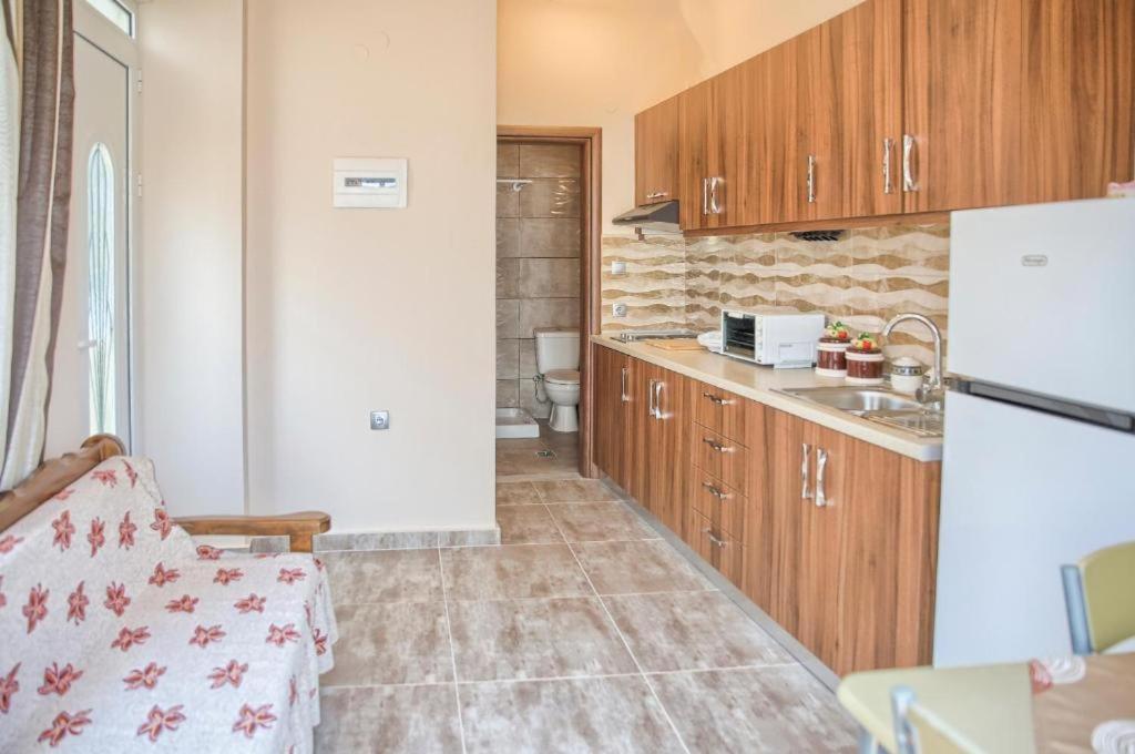 Despinas Seafront Apartments,Haraki view 3