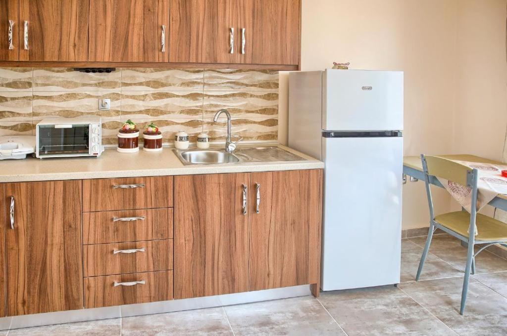 Despinas Seafront Apartments,Haraki view 5