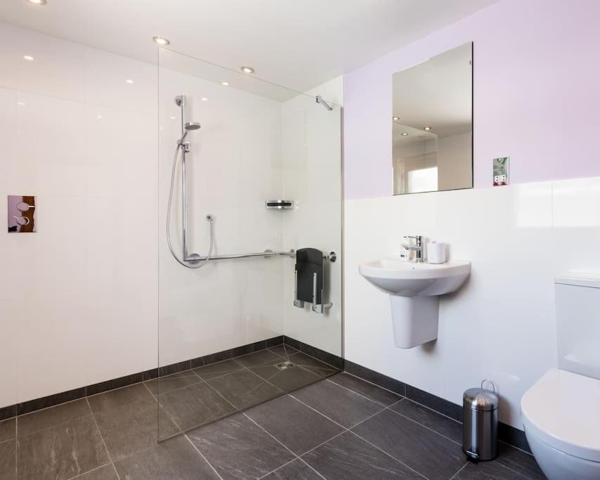 No27 Willowbank view 3