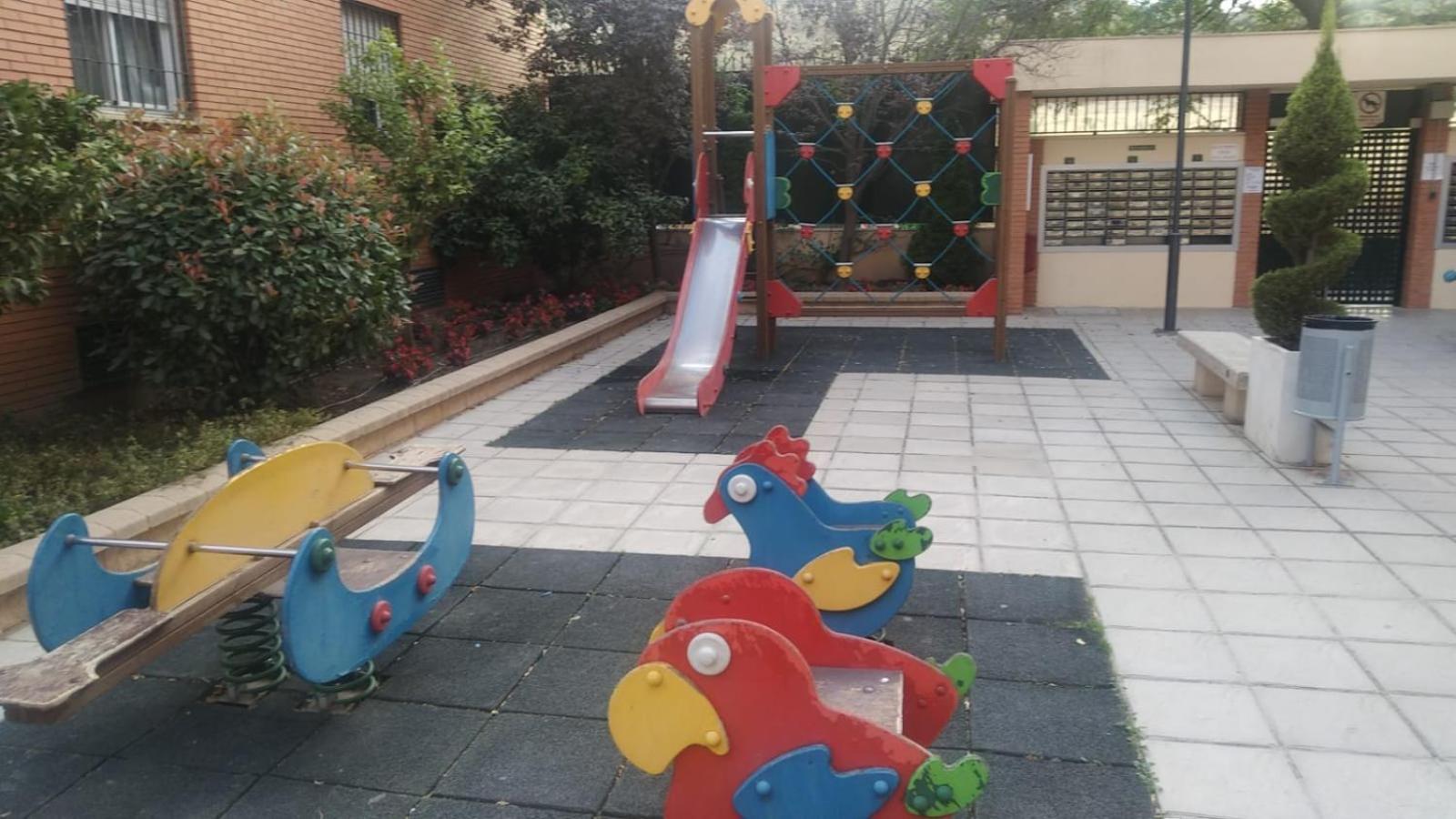APARTAMENTO LUMINOSO EN URBANIZACIÓN PRIVADA