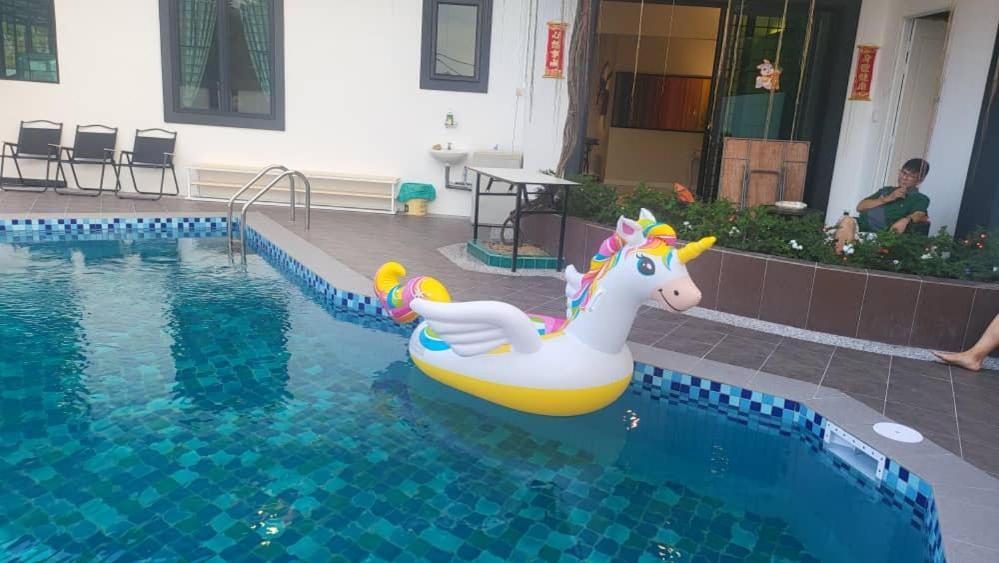 Fairy Retreat Private Pool Cottage IPOH, BBQ, KTV photo 2