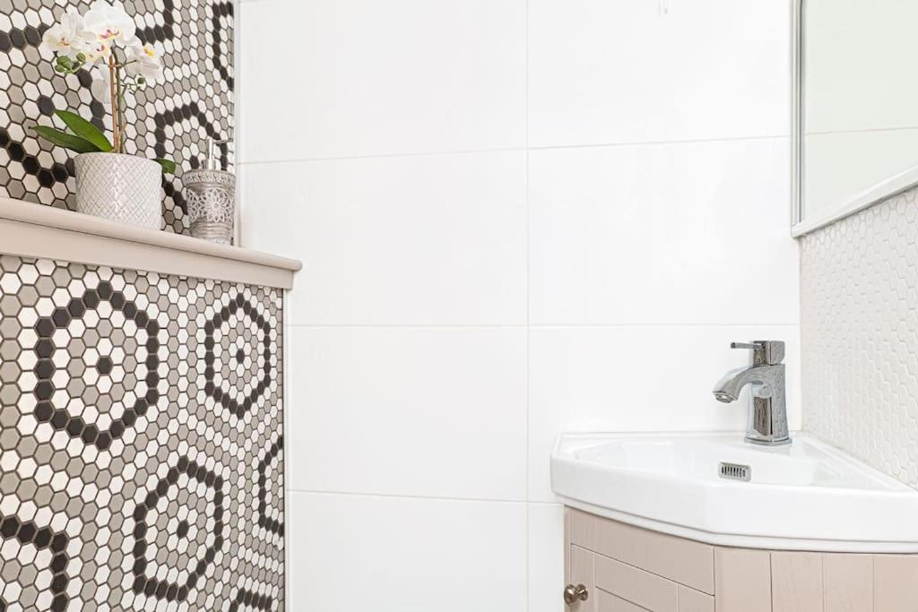 Newly refurbished 2-bedroom flat in Notting Hill