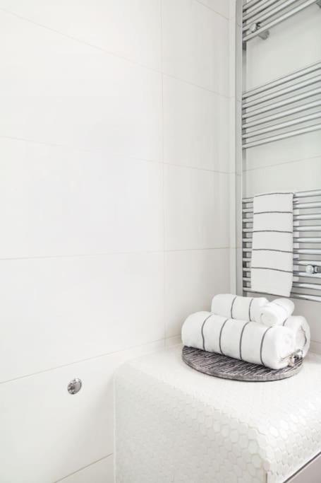Newly refurbished 2-bedroom flat in Notting Hill