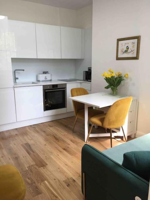 Newly refurbished 2-bedroom flat in Notting Hill