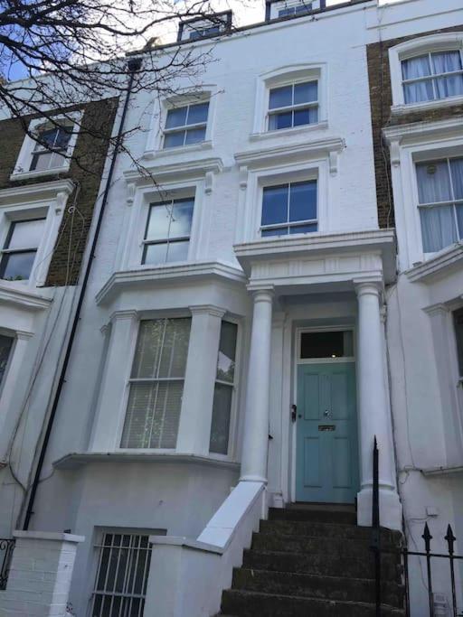 Newly refurbished 2-bedroom flat in Notting Hill