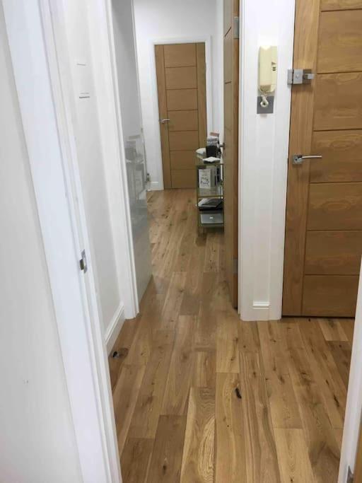 Newly refurbished 2-bedroom flat in Notting Hill
