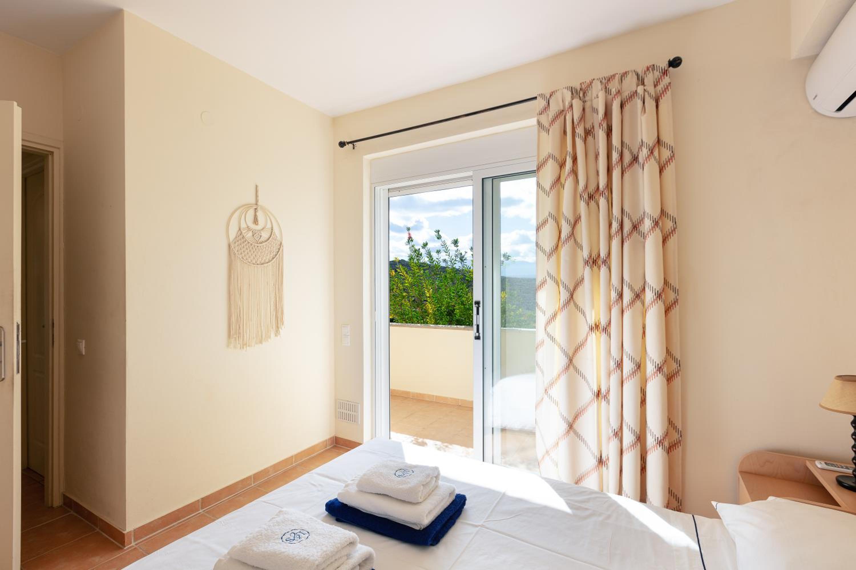 Lake and Sea Villa view 3