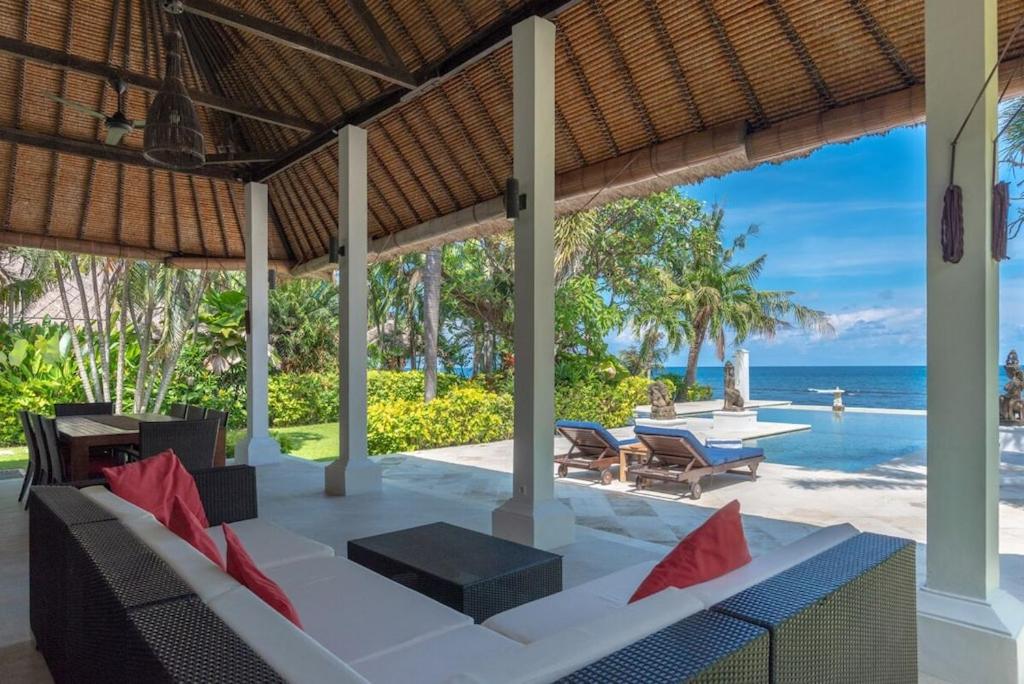 Villa Sali: luxury beach villa with staff! view 4
