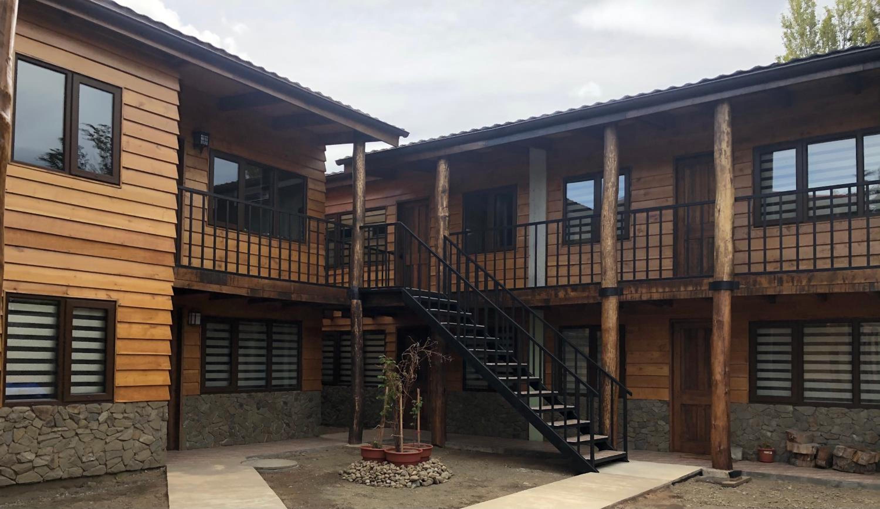 Magellanicus Rustic Suites