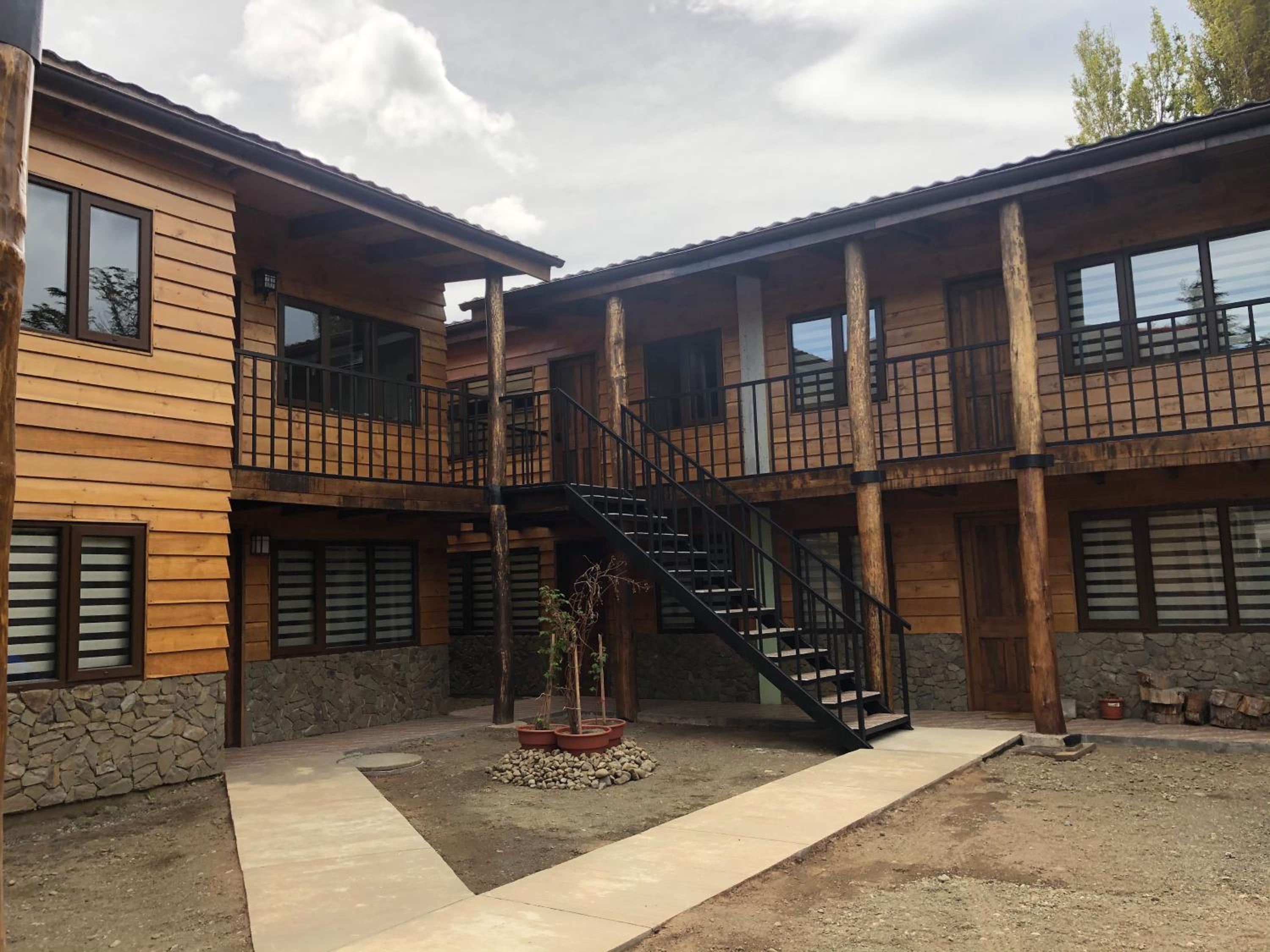 Magellanicus Rustic Suites
