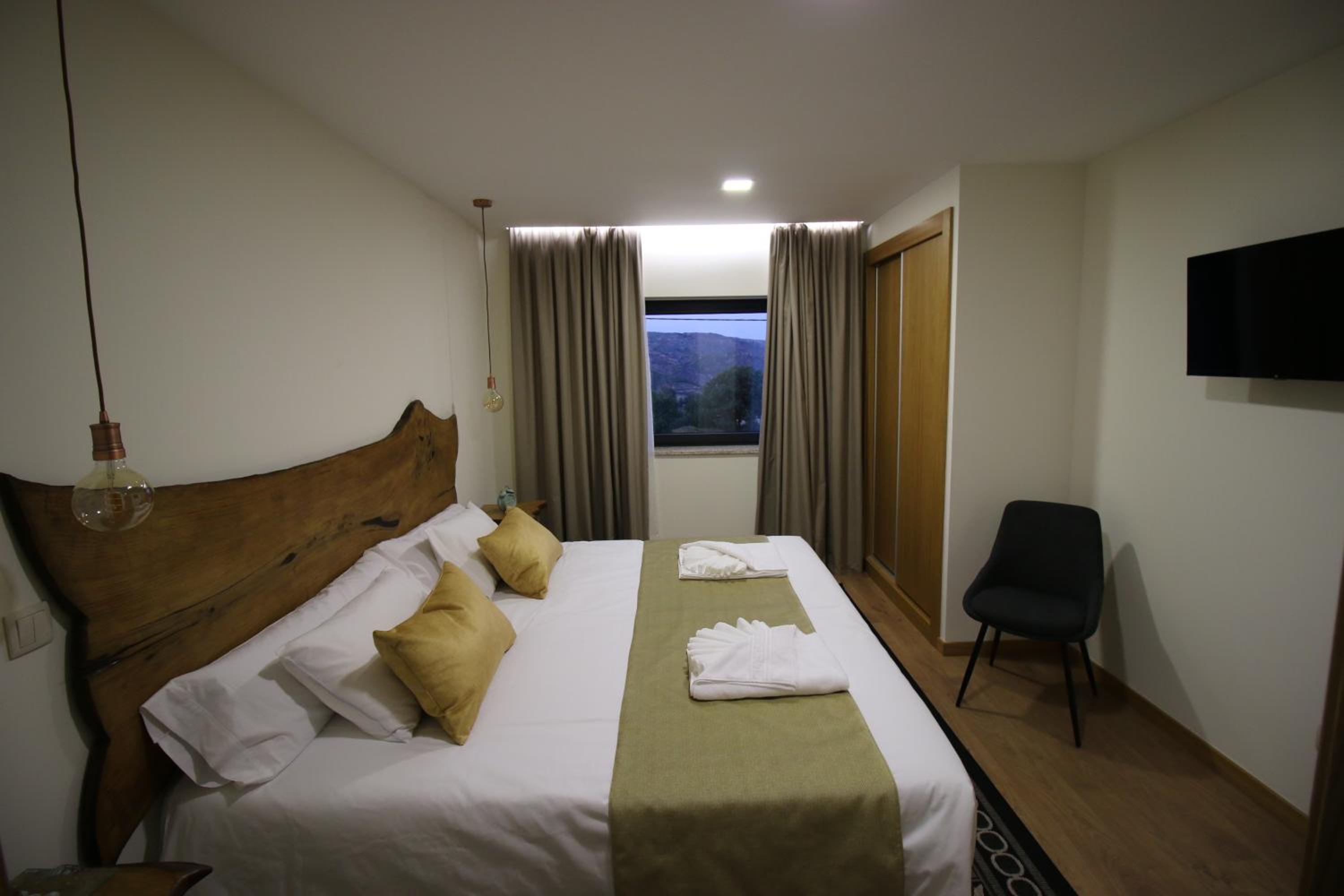 Afonsos House & Rooms view 4