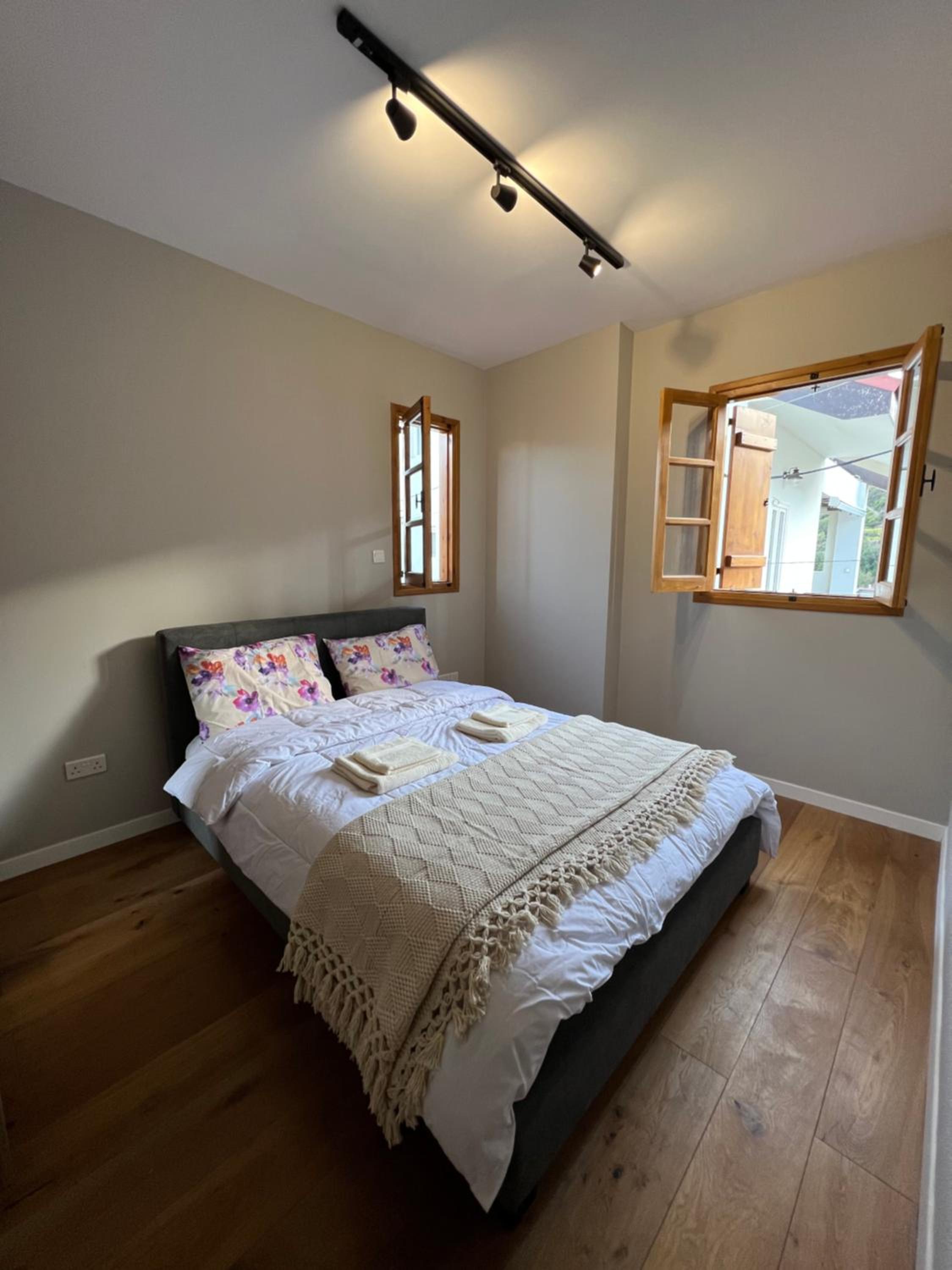 Eftis - Renovated Traditional House
