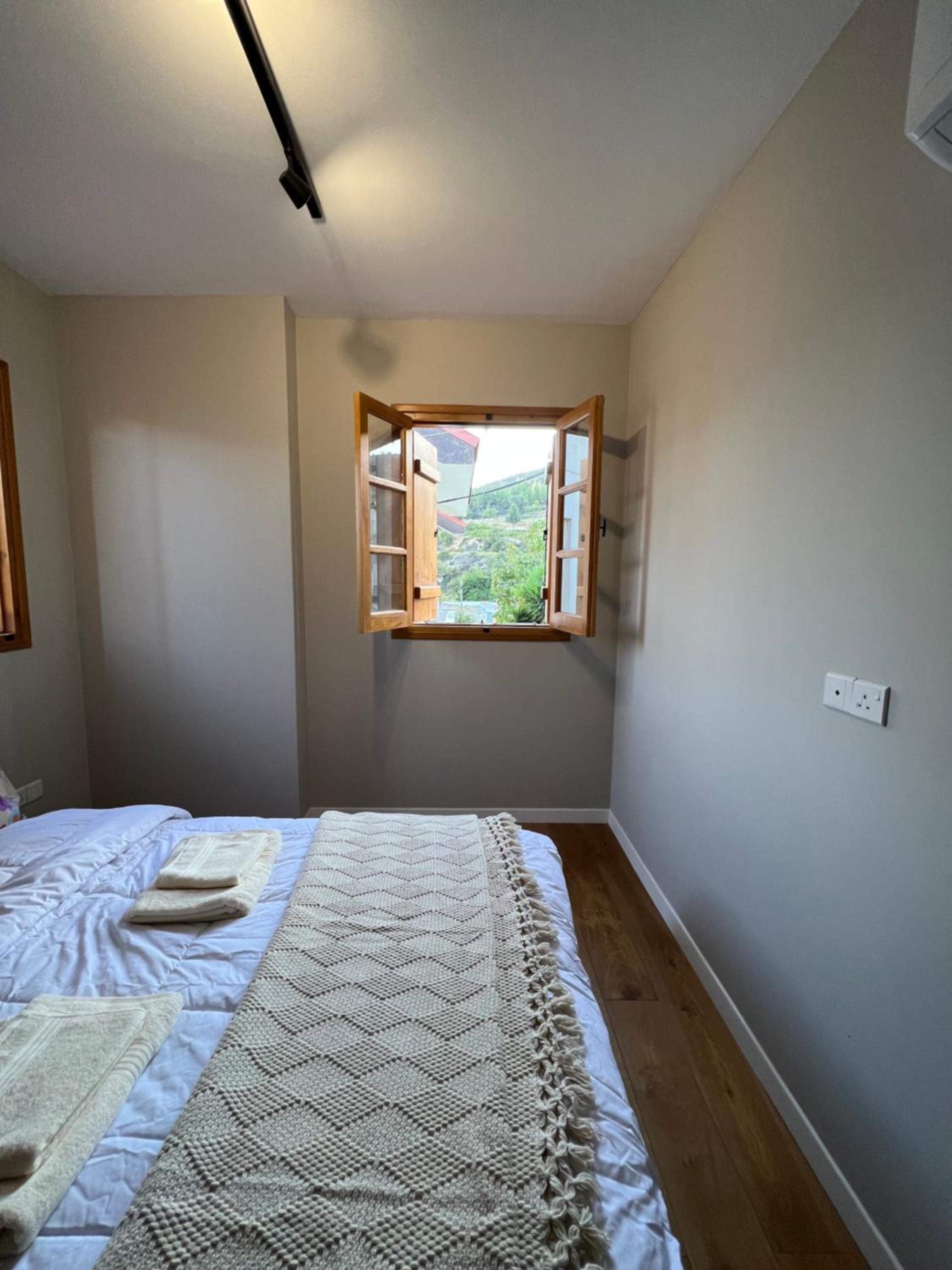 Eftis - Renovated Traditional House