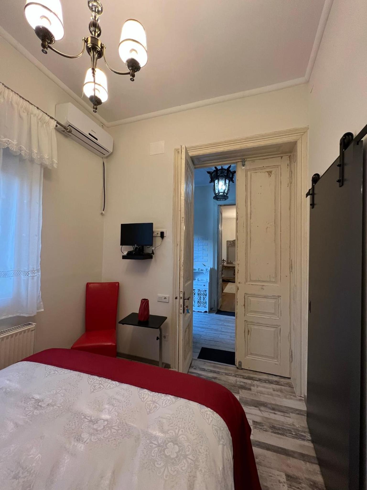 C-Entral Paris Style view 2